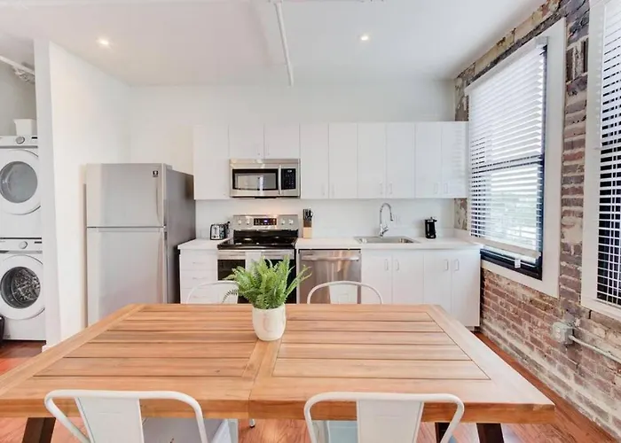 Historic Apartment In Prime Location